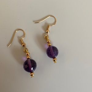 Amethyst earrings in gold